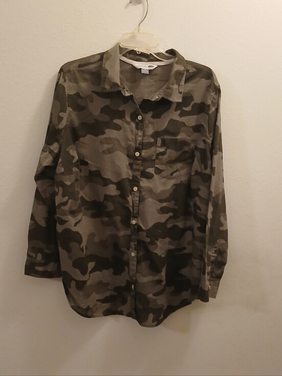 Old Navy Tops - Old Navy The Classic Shirt Women's Size 2X Plus Camo Long Sleeve Lightweight